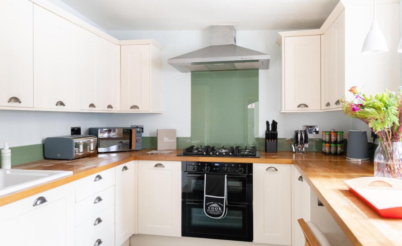 The Euston Square Escape - Modern And Central 4Bdr Home Londra Dış mekan fotoğraf